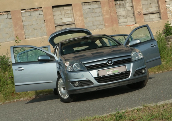 Opel Astra cena 14500 przebieg: 117500, rok produkcji 2004 z Józefów małe 497
